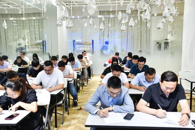 “智能制造、標(biāo)準(zhǔn)先行” 第一期紡織行業(yè)智能制造能力成熟度培訓(xùn)在紹興柯橋順利結(jié)業(yè)