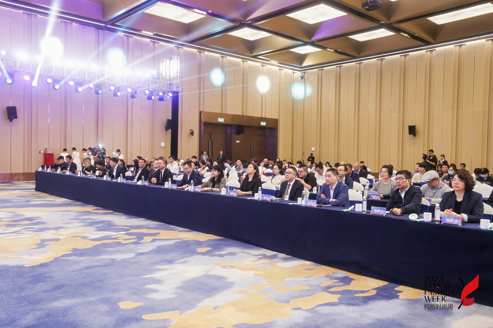 人才先行,制勝未來!第九屆十佳紡織面料設計師及培養先進單位評選頒獎典禮于柯橋舉辦