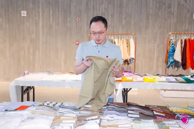 中國流行面料如何煥新當代設計?聯(lián)動雅瑩集團,這場評審會為好創(chuàng)意持續(xù)加碼