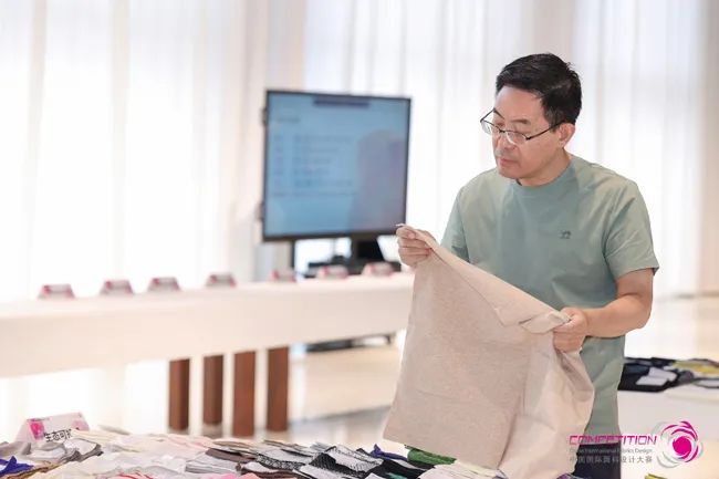 中國流行面料如何煥新當代設計?聯(lián)動雅瑩集團,這場評審會為好創(chuàng)意持續(xù)加碼
