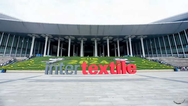 超10萬(wàn)名觀眾參觀2024intertextile秋冬面輔料展 | 2025上海、深圳兩地三展新程再啟