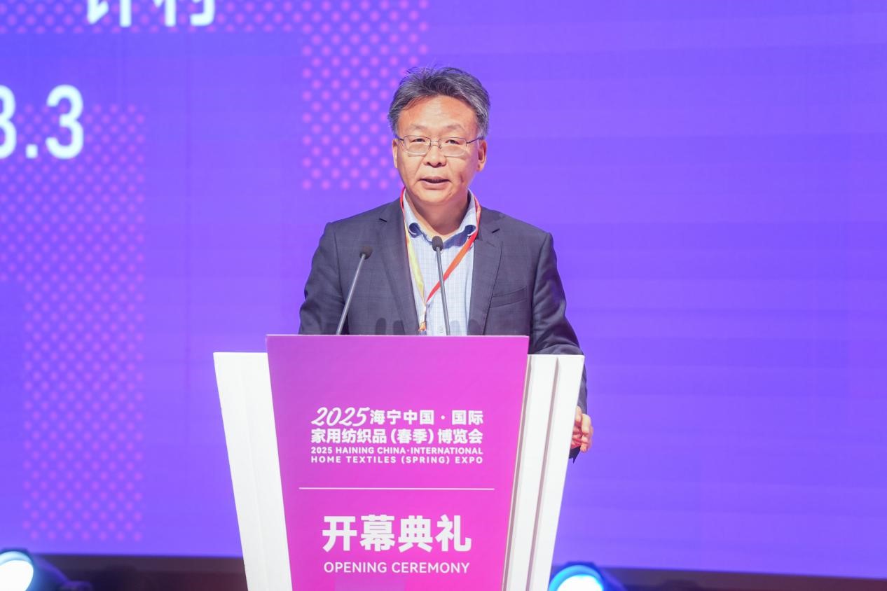 智造織就未來(lái),錦韻潮動(dòng)全球!2025海寧春季家博會(huì)今日啟幕