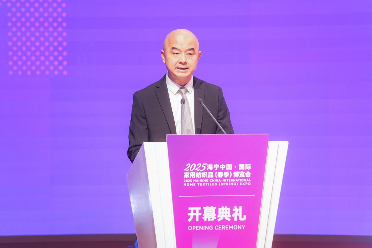 智造織就未來(lái),錦韻潮動(dòng)全球!2025海寧春季家博會(huì)今日啟幕