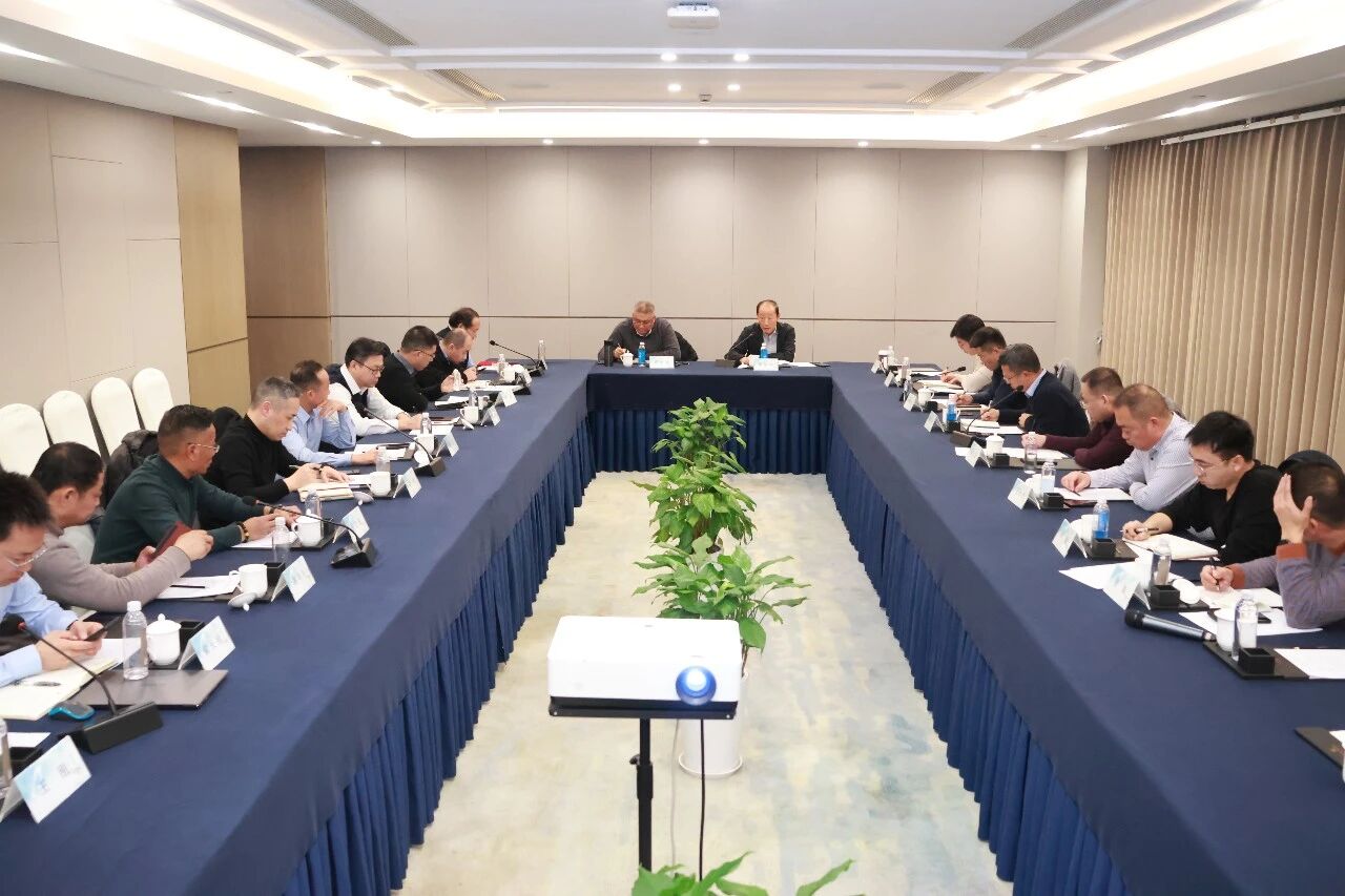 同心聚力 創(chuàng)新共生 | 2025年中國(guó)化學(xué)纖維工業(yè)協(xié)會(huì)超高分子量聚乙烯纖維分會(huì)年會(huì)在如東召開(kāi)