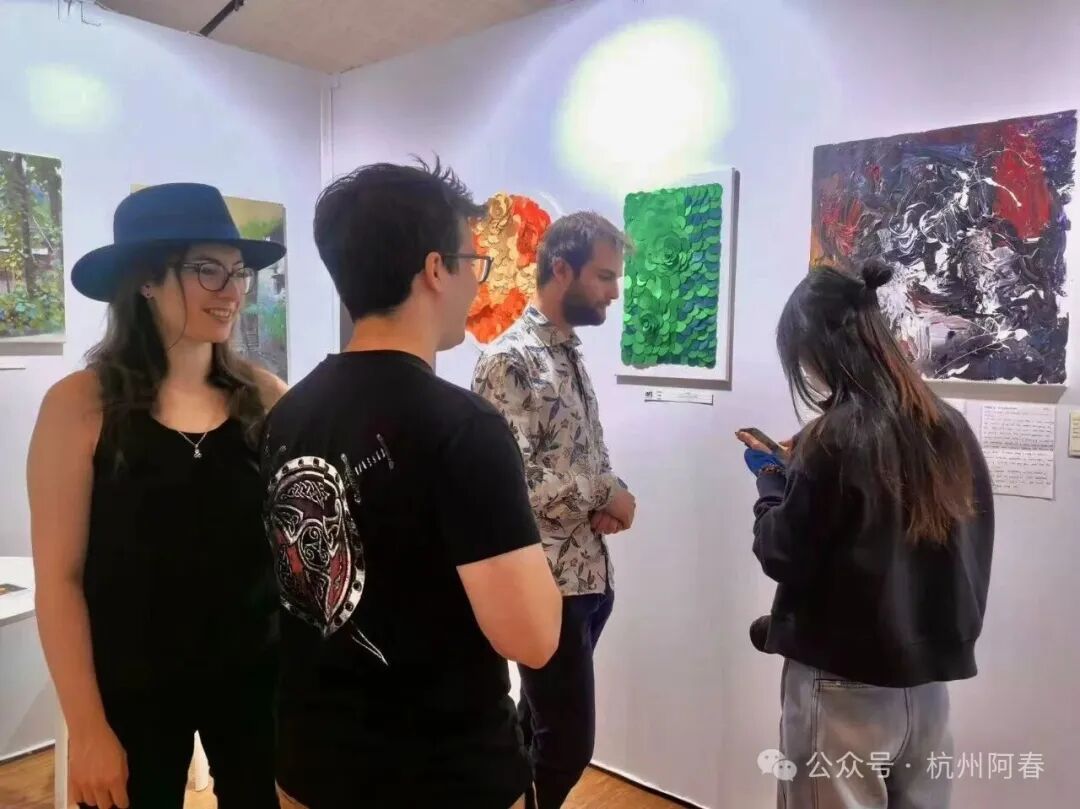 深趴藝術圈的那點事，為什么當代藝術家傅素琴的龍鱗片會被法國盧浮宮收藏？
