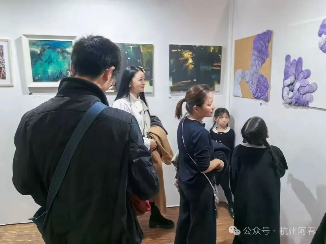 深趴藝術圈的那點事，為什么當代藝術家傅素琴的龍鱗片會被法國盧浮宮收藏？